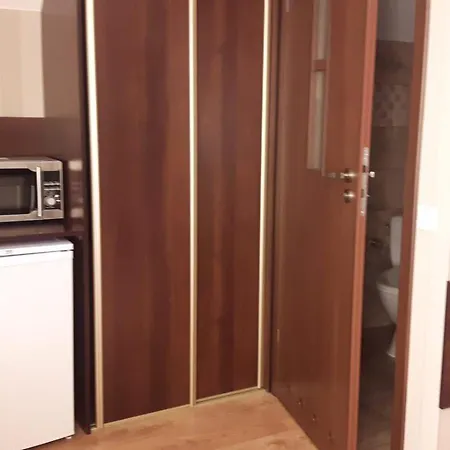 Goscinne Biura Turystycznego Kris *