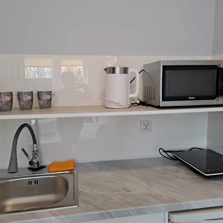 Goscinne Biura Turystycznego Kris *