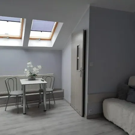 Goscinne Biura Turystycznego Kris *