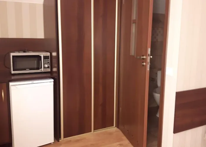 Goscinne Biura Turystycznego Kris *