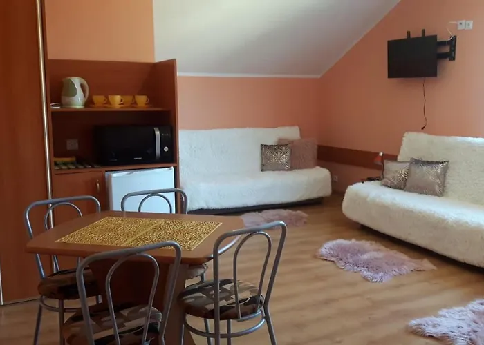 Goscinne Biura Turystycznego Kris * Kudowa Zdroj