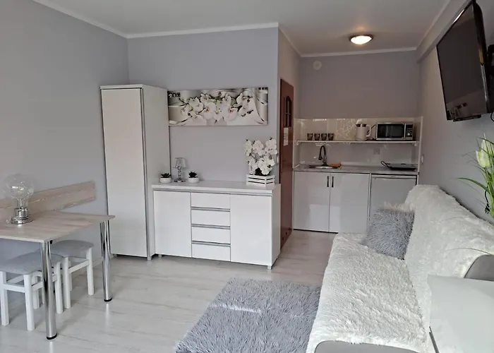 Goscinne Biura Turystycznego Kris *