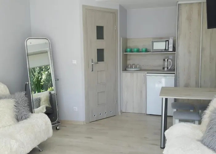 Goscinne Biura Turystycznego Kris *